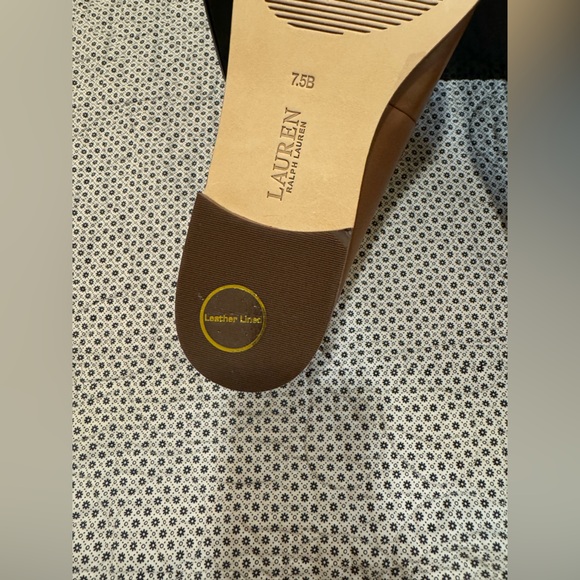 Ralph Lauren Wynnie Burnished Leather Loafer - Picture 8 of 12